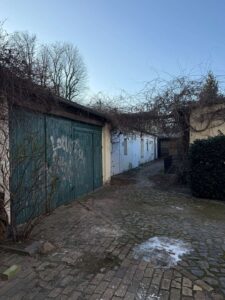 Garagen_Hintergebäude
