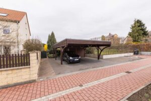 Doppelcarport mit integrierten Schuppen