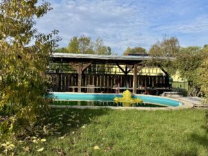 Pool mit Sitzecke