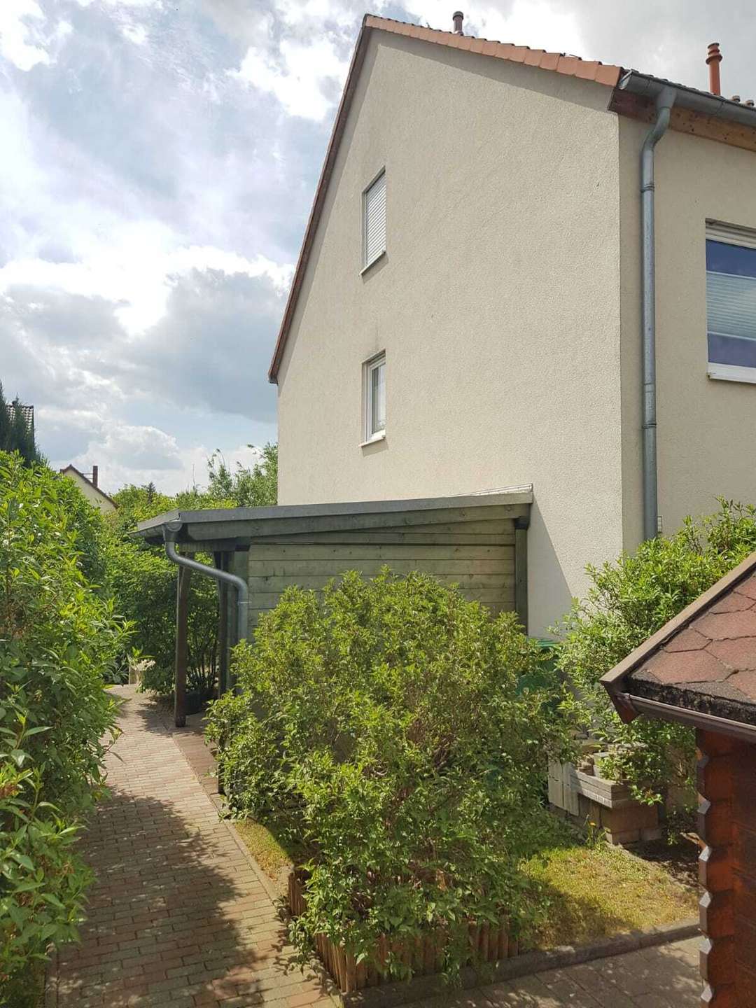 Seitenansicht mit Westterrasse