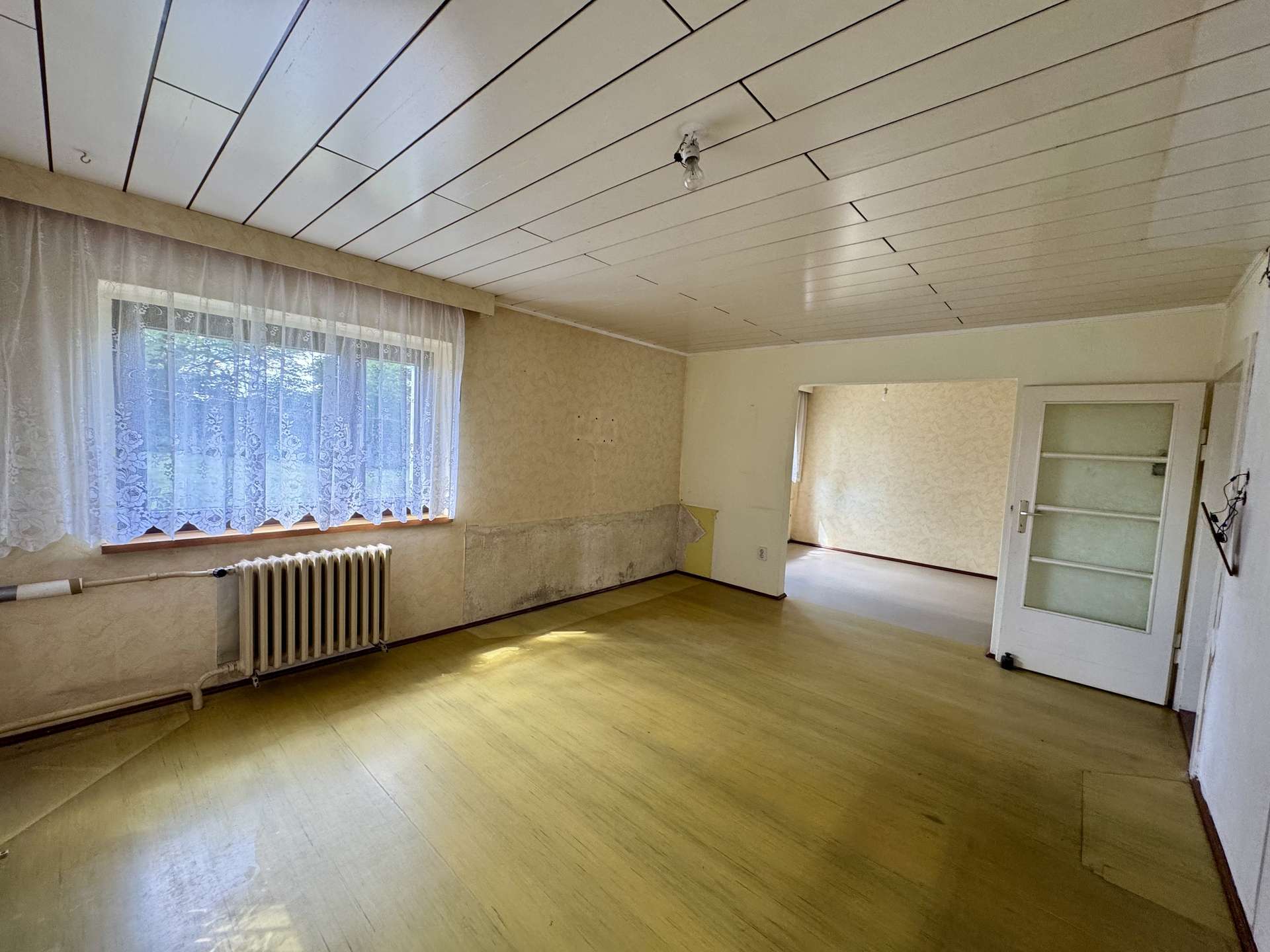 Wohnzimmer mit Esszimmer