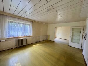 Wohnzimmer mit Esszimmer