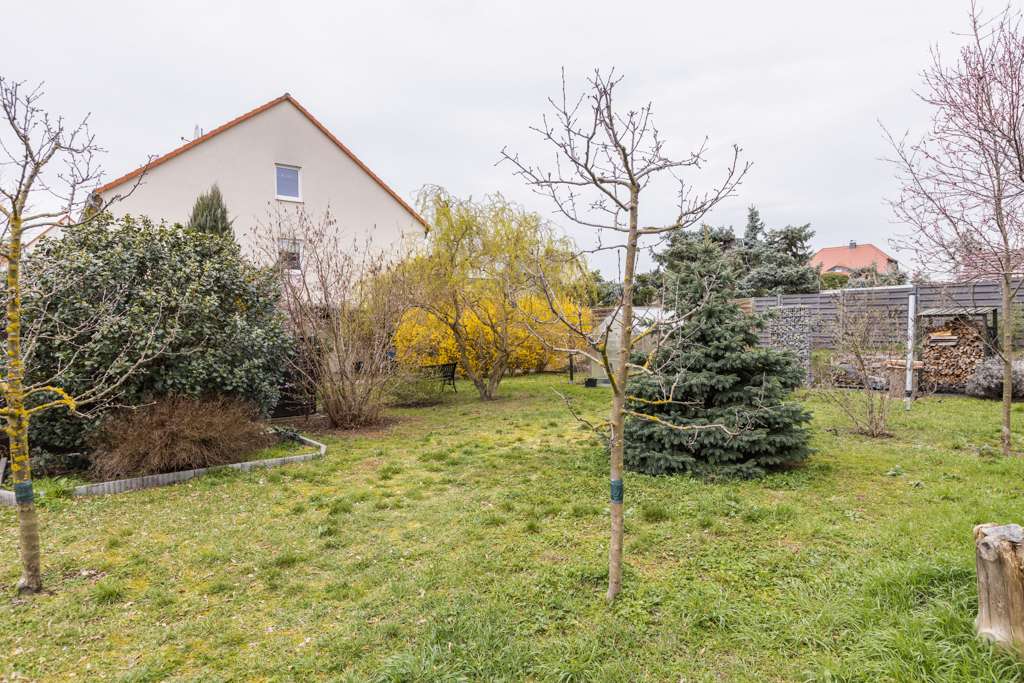 REH mit großem Garten