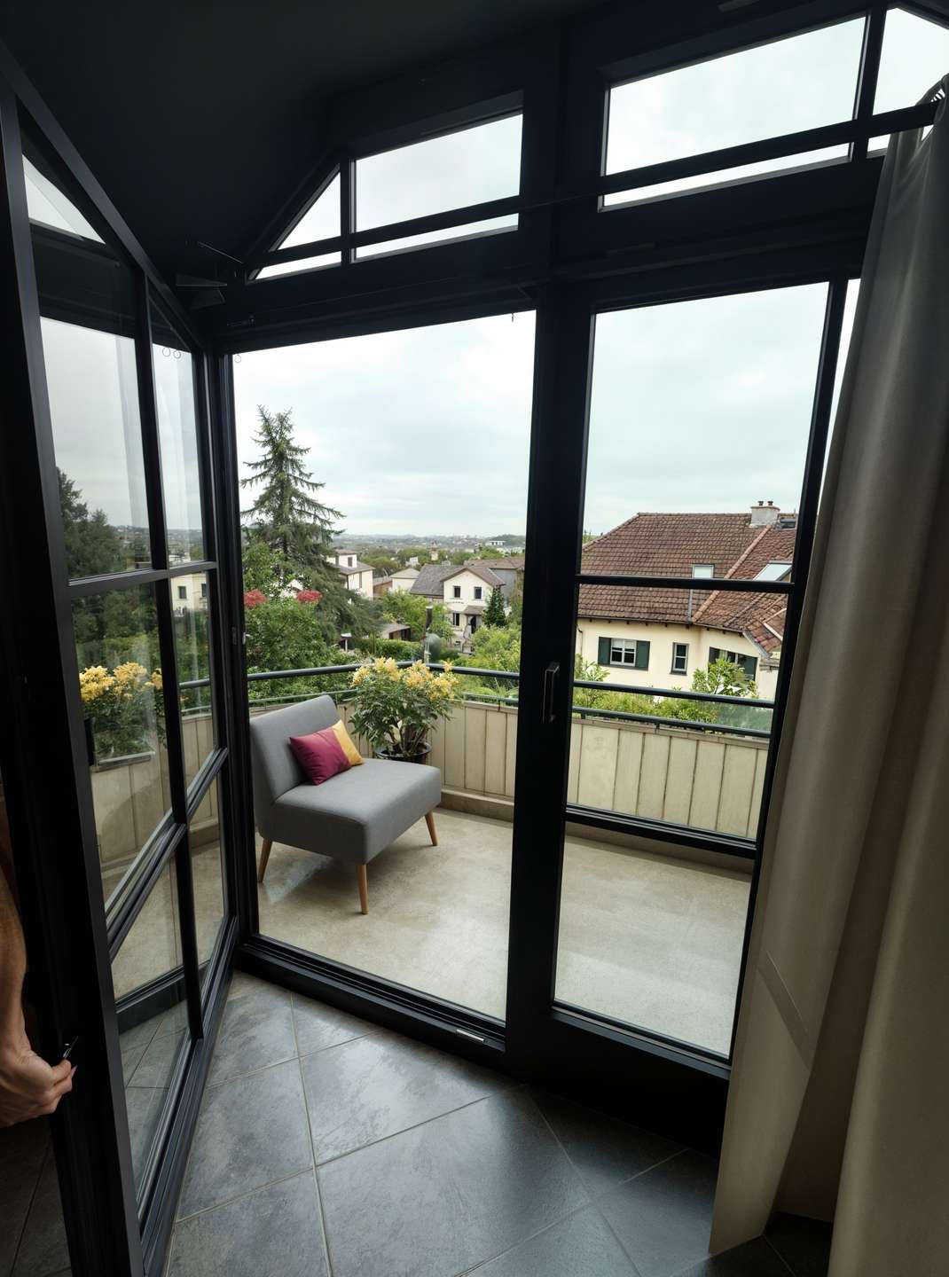 Blick zum Balkon - Wohnzimmer, Modern - (KI generiert)
