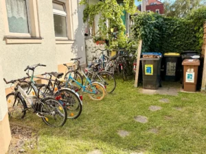 Fahrradstellplatz im Garten