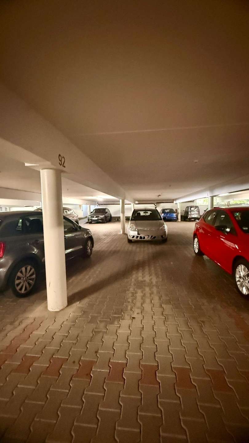Tiefgaragenstellplatz