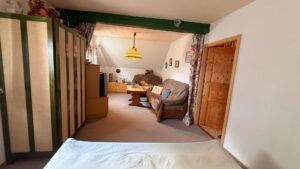 großes Gästezimmer DG