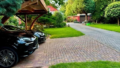 Einfahrt mit Carport