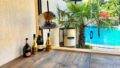 Terrasse mit Poolblick