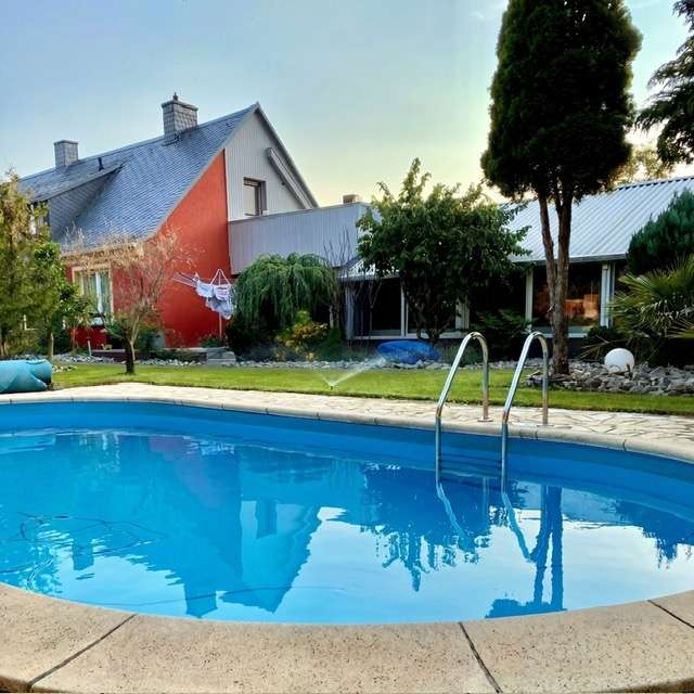 Pool und Garten