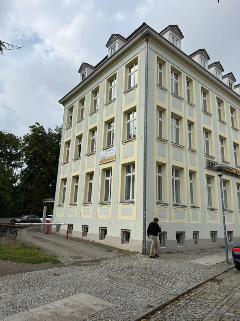 Einfahrt_Parkplatz