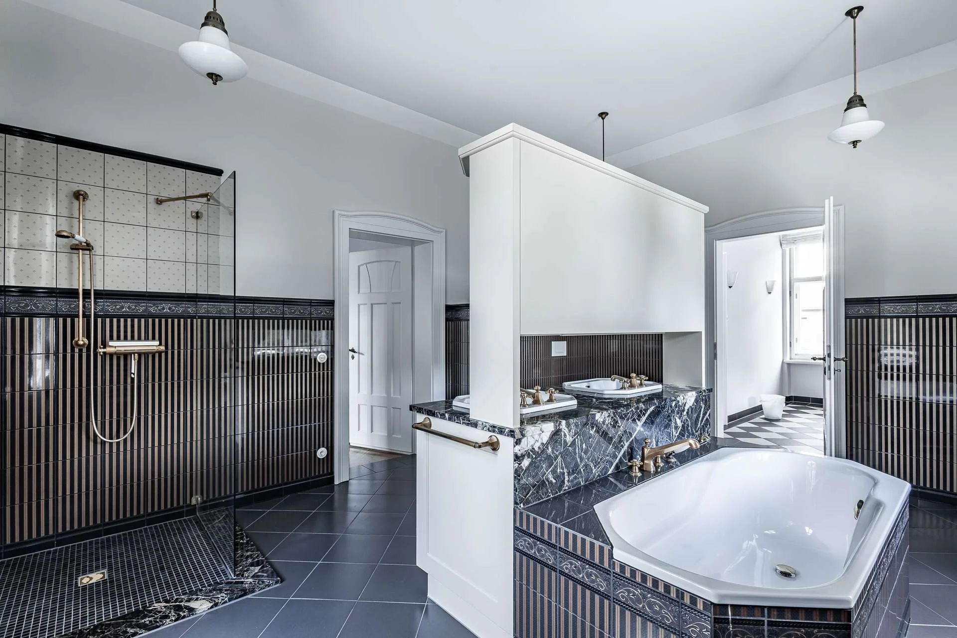 Hauptbadezimmer