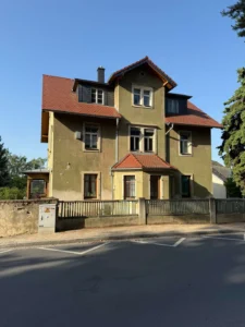 Straßenansicht