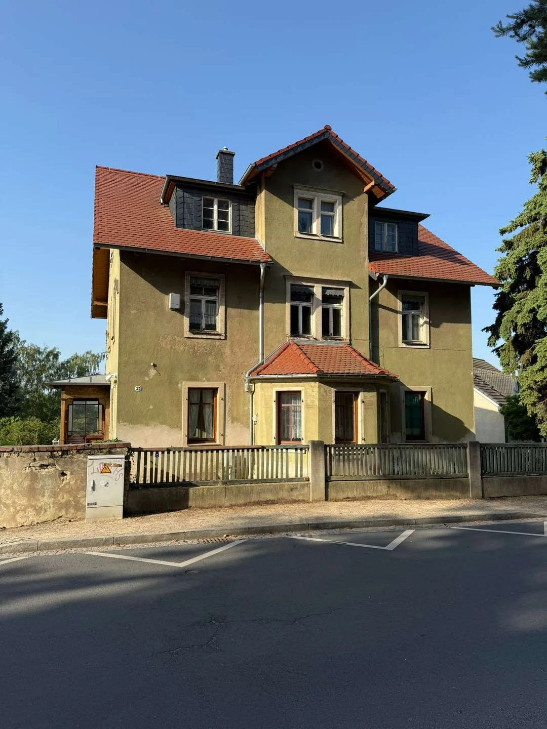 Straßenansicht