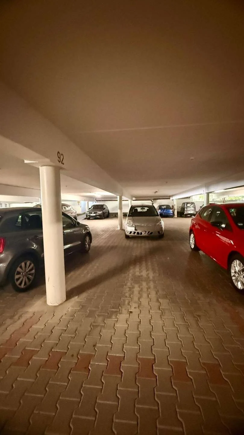 Tiefgaragenstellplatz