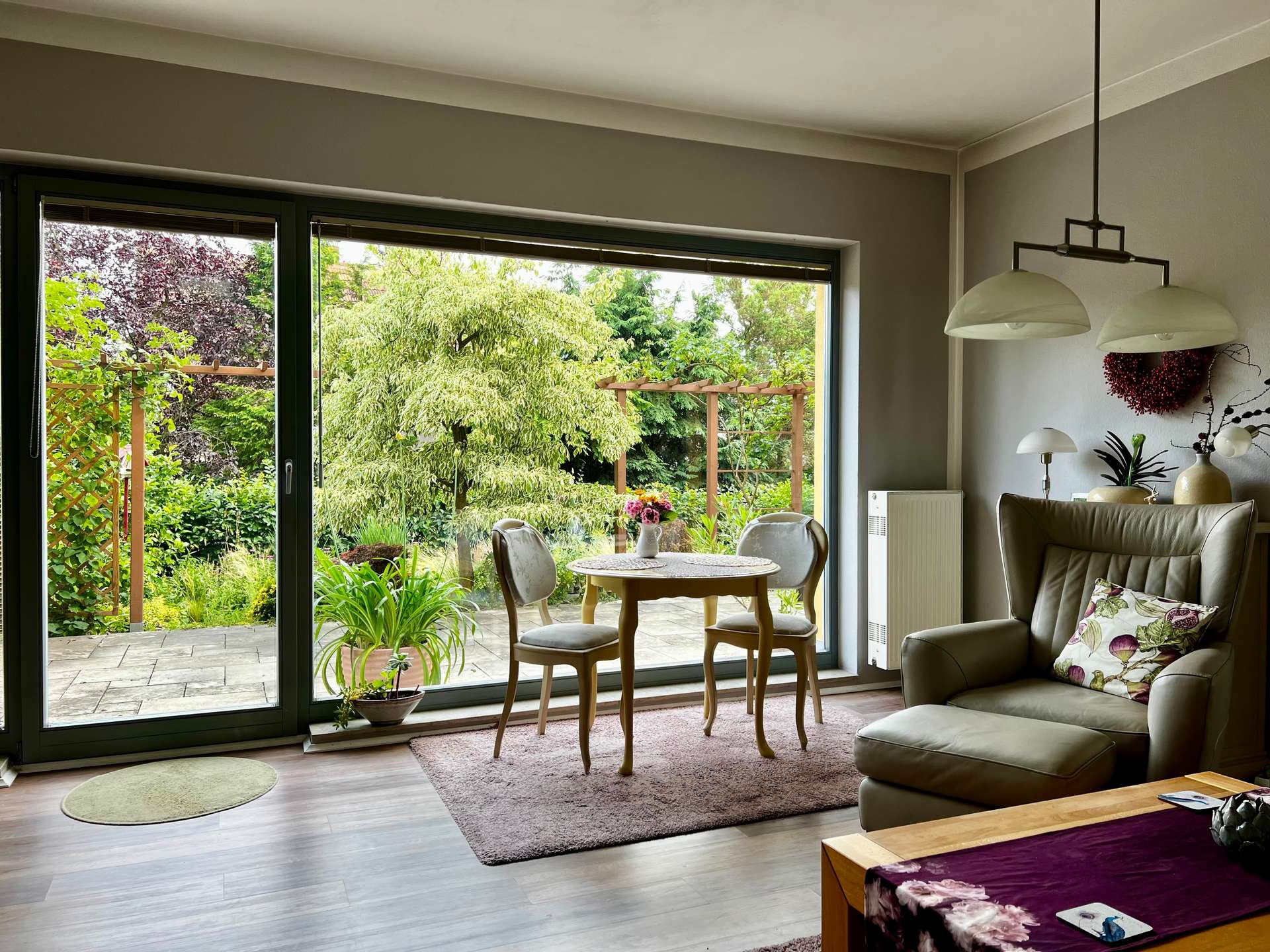 Wohnzimmer_Blick_Garten