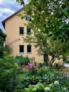Garten_Hausfront_West